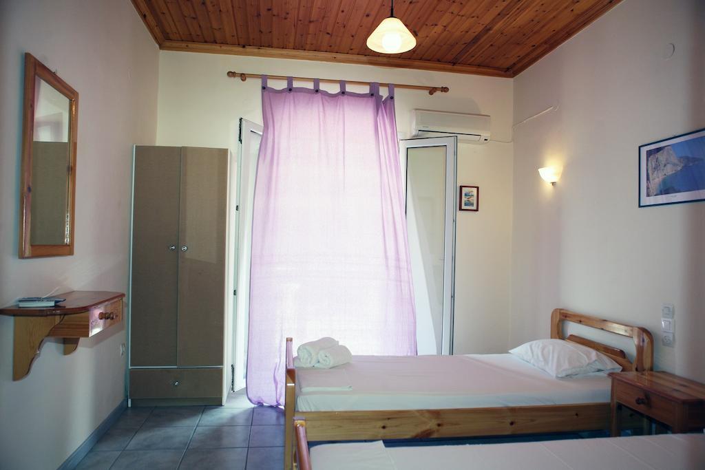 Marathes Studios Áyios Nikítas Quarto foto